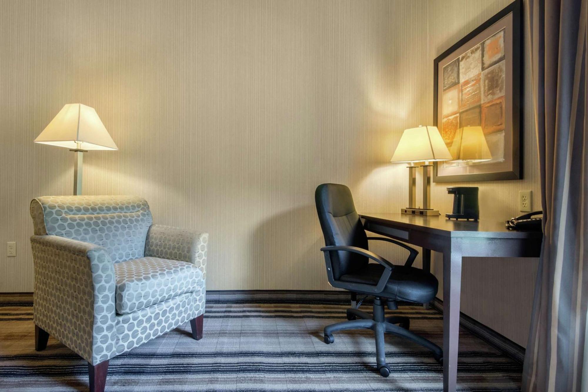 Hampton Inn Meadville Kültér fotó