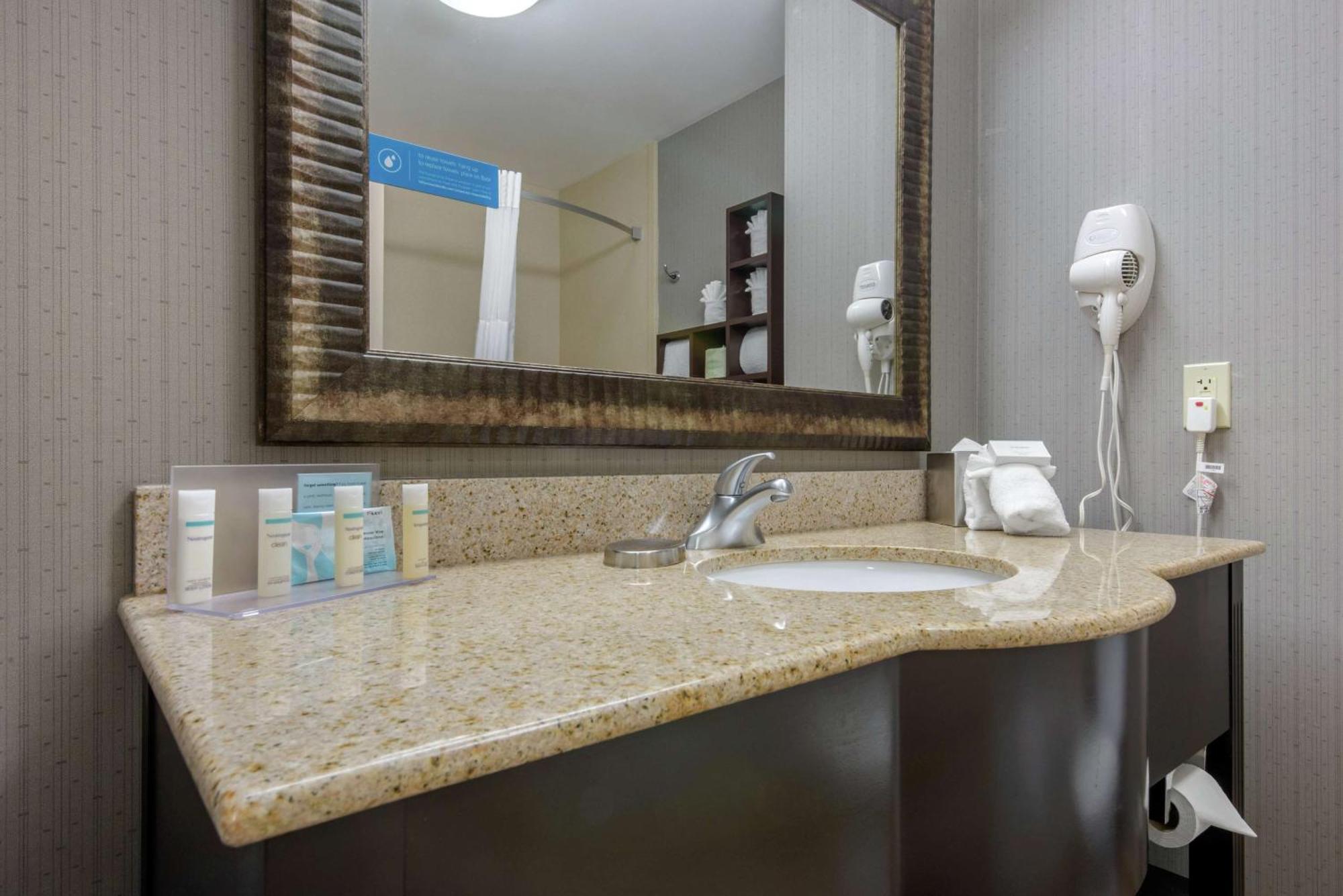 Hampton Inn Meadville Kültér fotó